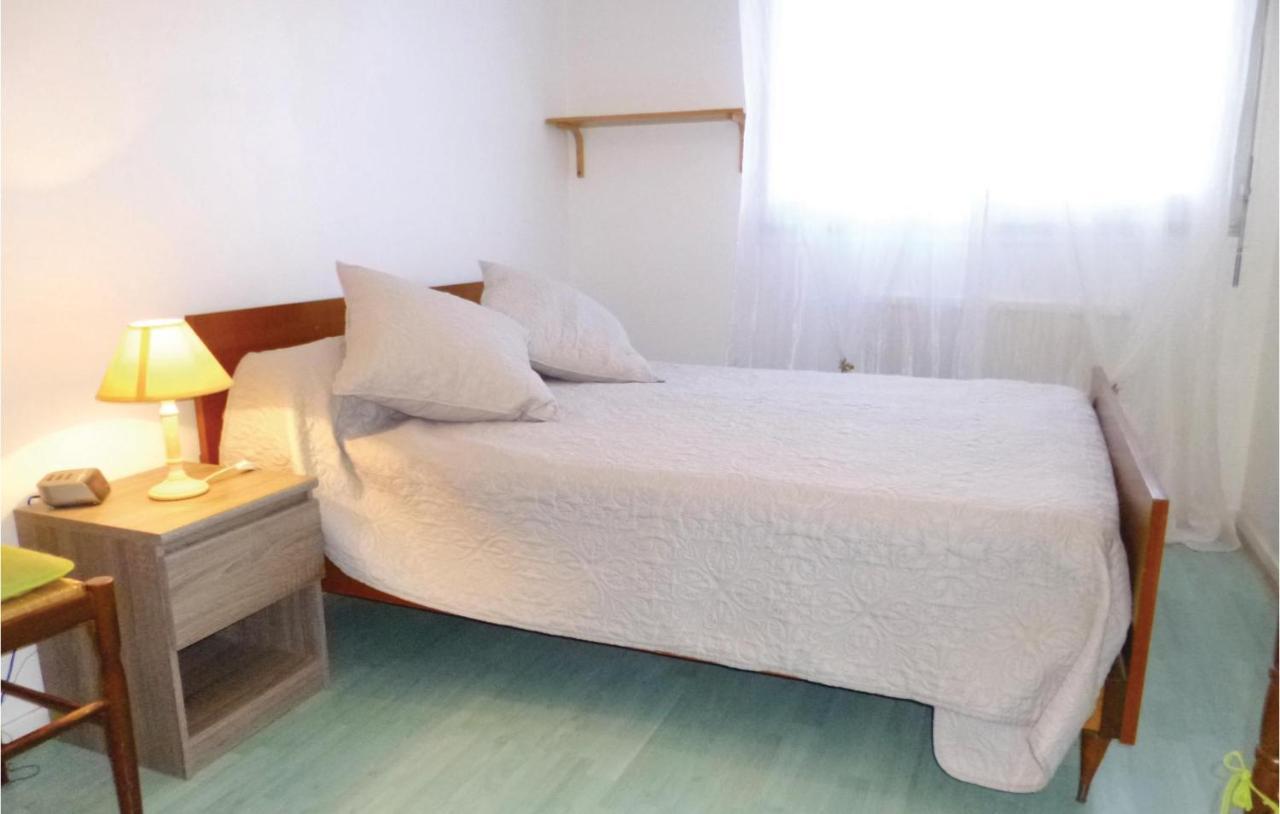 1 Bedroom Nice Apartment In Grandcamp Maisy Εξωτερικό φωτογραφία